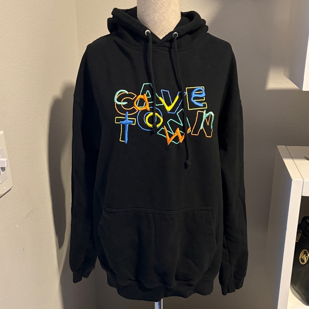Cave Town Black Graphic Hoodie with Multicolor Embroidered Logo Size L